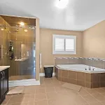 Maple Heights - Stunning Home In West Ottawa