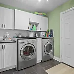 Maple Heights - Stunning Home In West Ottawa