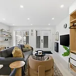New Modern 1Br Basement Near Downtown Free Parking