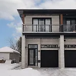 New Modern 1br Basement Near Downtown Free Parking *