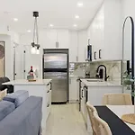 New Modern 1br Basement Near Downtown Free Parking Apartment