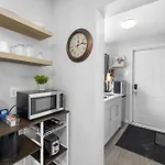 Newly Renovated Studio Near Byward Market