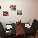 Adib Apartments - 840 Woodroffe Ave, Unit 4