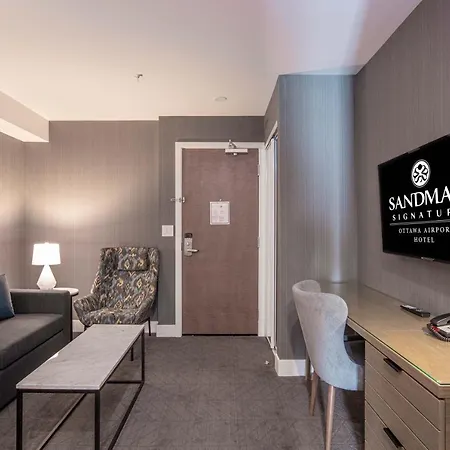 Hotel Sandman Signature Airport Ottawa