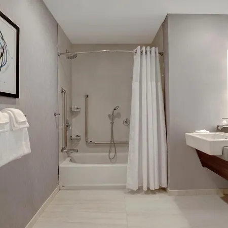 Hyatt Place West 3*