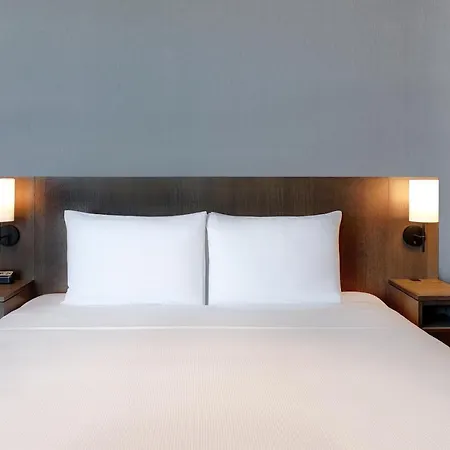 Hyatt Place West 3*