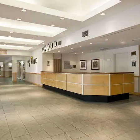 Travelodge By Wyndham West