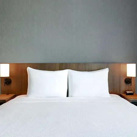 Hyatt Place West 3*