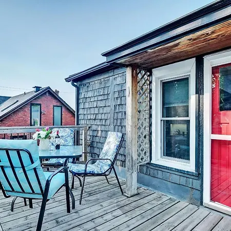 Apartment 2br Apt With Rooftop Terrace Access & Netflix