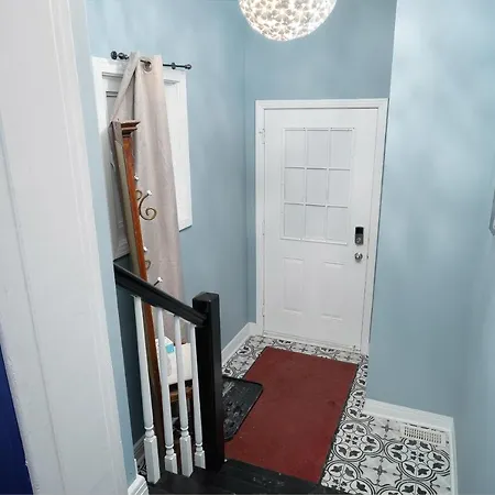 #2 Downtown Guest house *