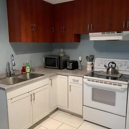 Apartment Pleasant Retreat In Orleans! *