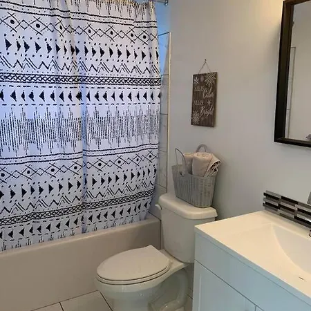 Pleasant Retreat In Orleans! Apartment