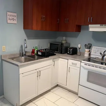 Apartment Pleasant Retreat In Orleans!