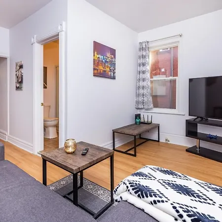2br Apt W 2 King Beds Steps From Byward Market Apartment Ottawa