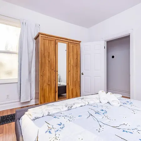 2br Apt W 2 King Beds Steps From Byward Market Apartment Ottawa