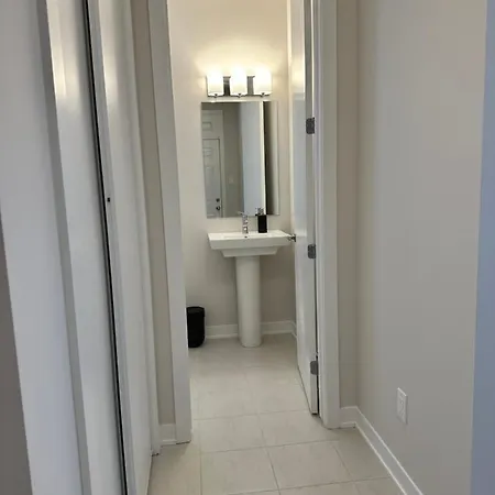 The Lounge Homestay Ottawa