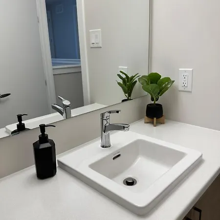 The Lounge Homestay Ottawa