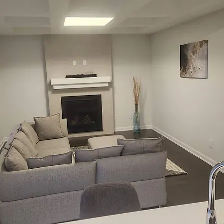 Whales & Oaks House Apartment