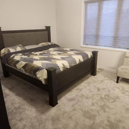 Whales & Oaks House Apartment