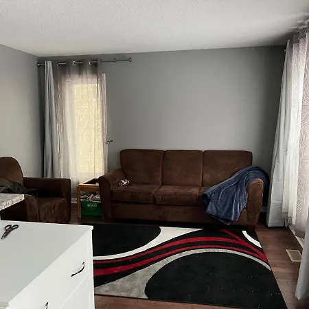 41 Kathleen Cr Homestay Ottawa
