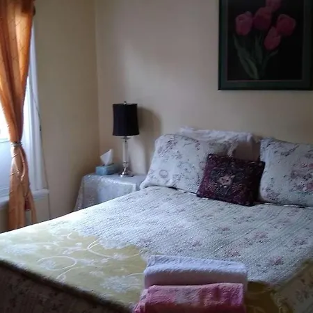 Australis Bed & Breakfast