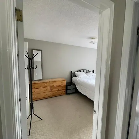 41 Kathleen Cr Homestay