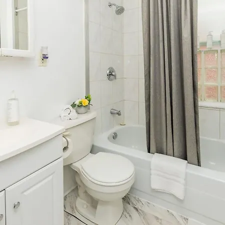 Apartment Modern 3br - Balcony - Near Byward Market *