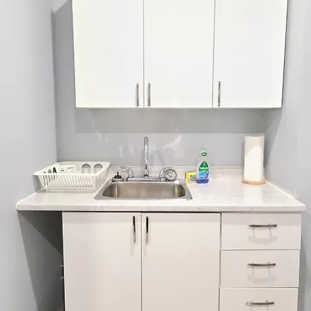 Downtown Spacious Bed & Breakfast Ottawa
