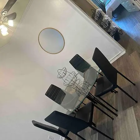 3 Bedroom Near Downtown Ottawa