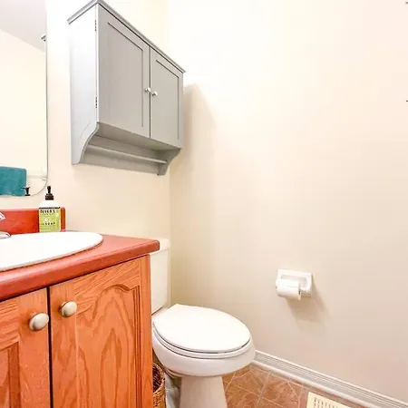 Charming 3 Bed Townhome Hotel 4*