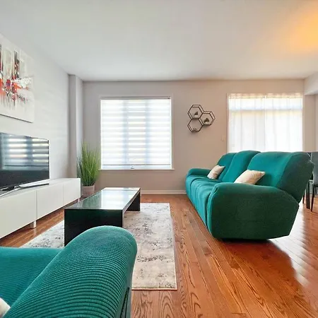 Hotel Charming 3 Bed Townhome Ottawa