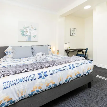 Cozy 1br Apt - King Bed - Mid Chinatown Apartment *