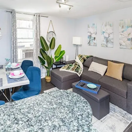 Pet-friendly Near Chinatown And Little Italy Apartment Ottawa