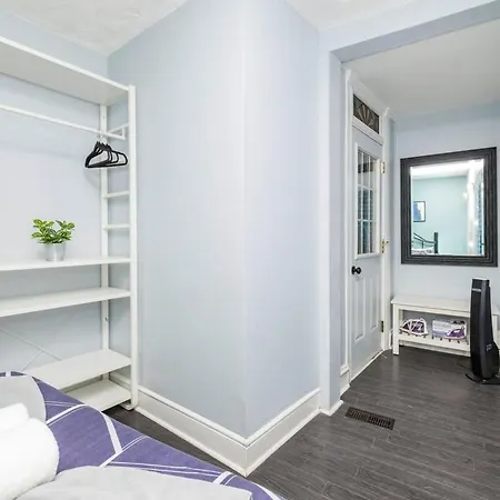Pet-friendly Near Chinatown And Little Italy *
