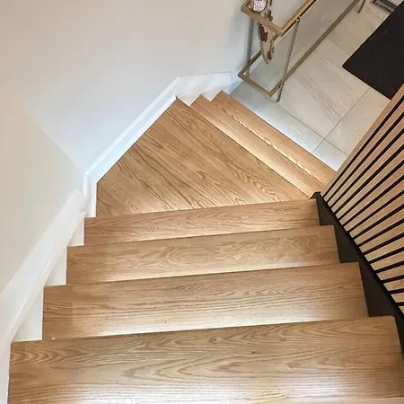 House 8 Min From Airport Sleeps 13 * Ottawa