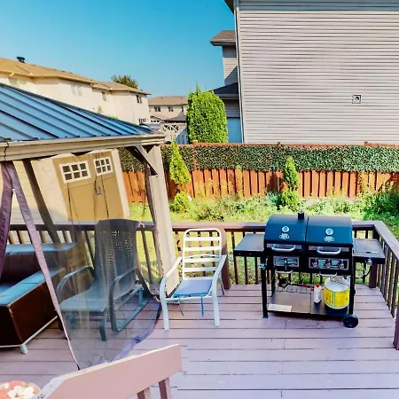 Apartment 4 Bedroom House In Ottawa, Great Location *