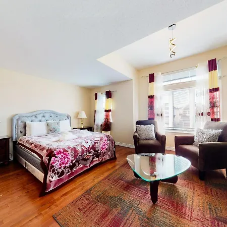 Apartment 4 Bedroom House In Ottawa, Great Location