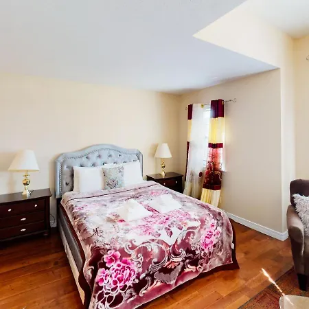 4 Bedroom House In Ottawa, Great Location Apartment Ottawa