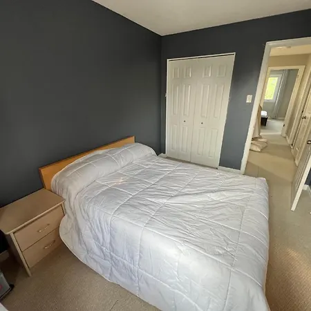 Homestay 41 Kathleen Cr *