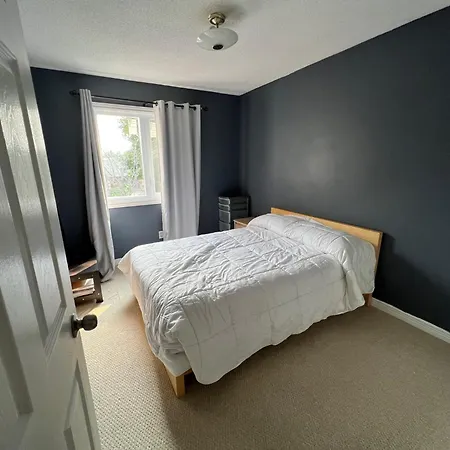 41 Kathleen Cr Homestay *
