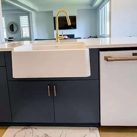 Lux-haven- Single Family Barrhaven Apartment Ottawa