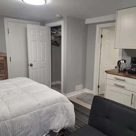 Private In Near The Hospital * Ottawa