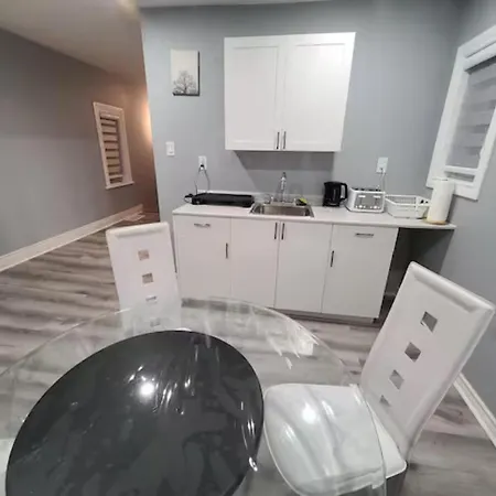 Superb Huge Downtown + Sofabed Bedroom #6