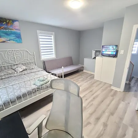 Superb Huge Downtown + Sofabed Bedroom #6 * Ottawa