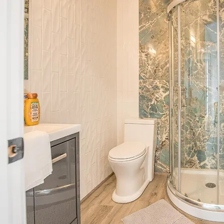 Apartment Cozy Private - 3 Minutes From Downtown With Free Parking