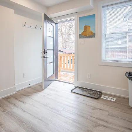 Cozy Private - 3 Minutes From Downtown With Free Parking * Ottawa