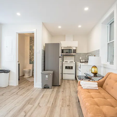 Apartment Cozy Private - 3 Minutes From Downtown With Free Parking