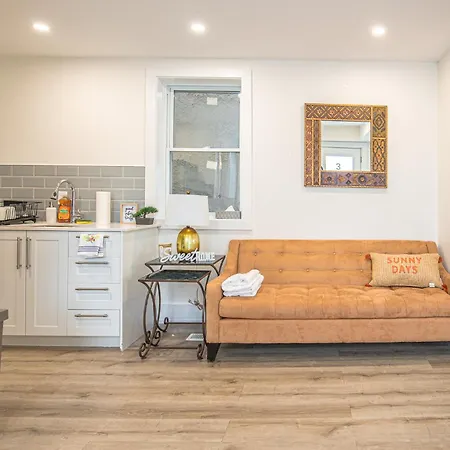 Cozy Private - 3 Minutes From Downtown With Free Parking Apartment