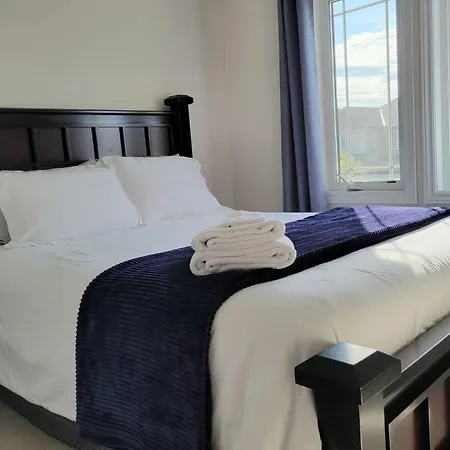 Modern Townhome In Kanata W Direct Forest Access *