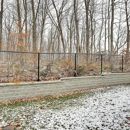 Modern Townhome In Kanata W Direct Forest Access